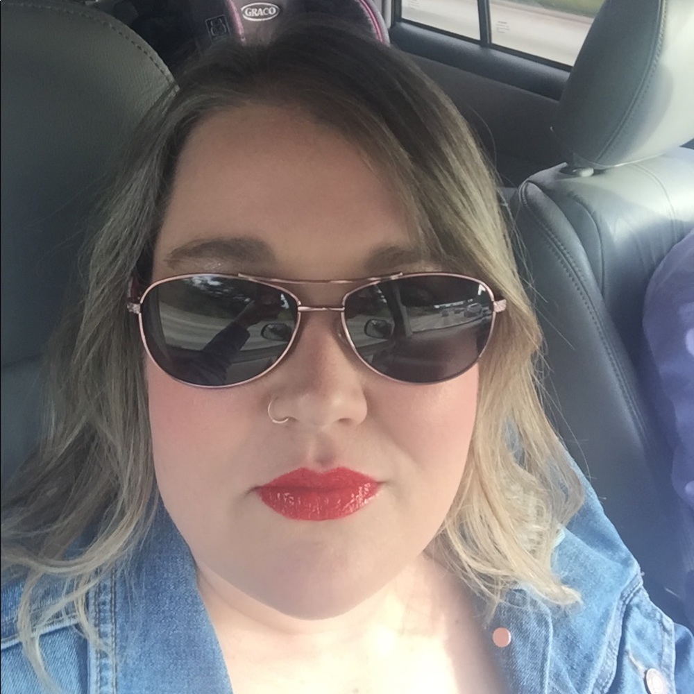 Meet your Posher, Amy